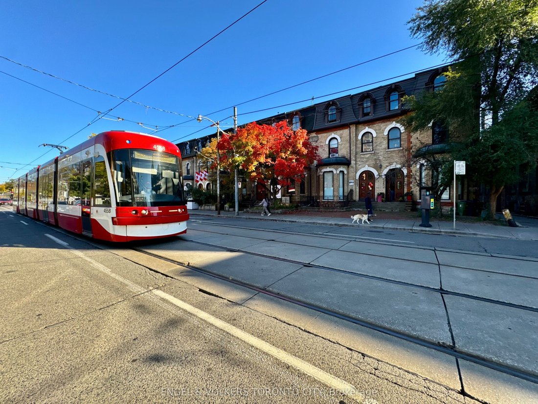 Townhouse in Toronto, Ontario, Canada 5 - 17552919