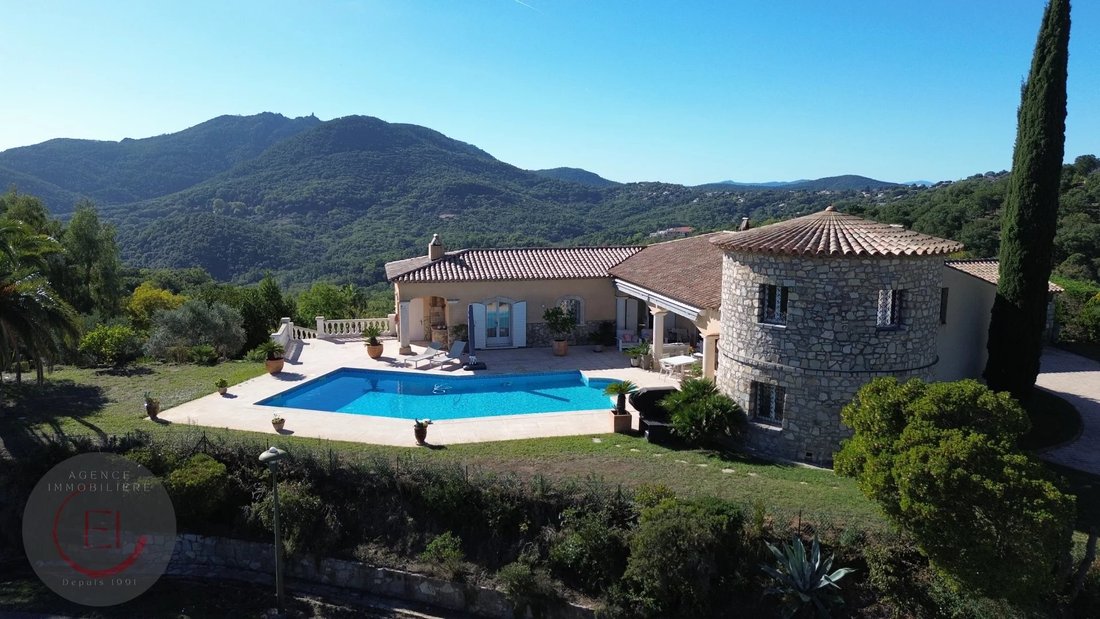 Estate in Les Adrets-de-l'Estérel, Provence-Alpes-Côte d'Azur, France 2 - 16480489