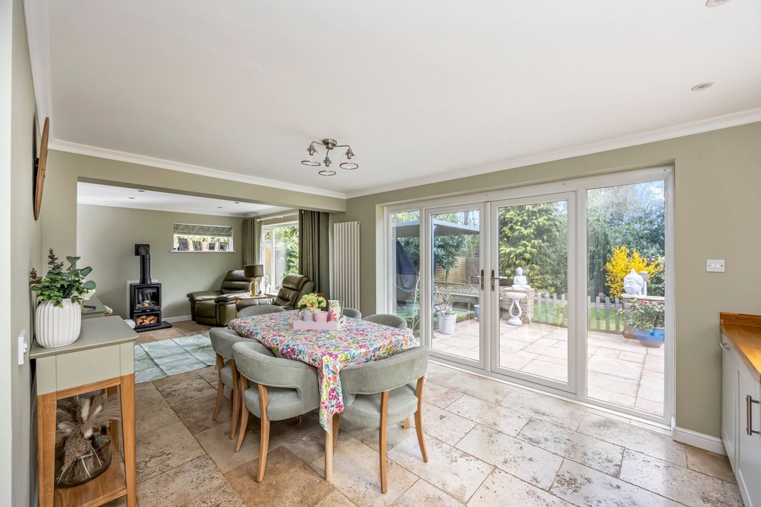 House in Crawley Down, England 5 - 17549738