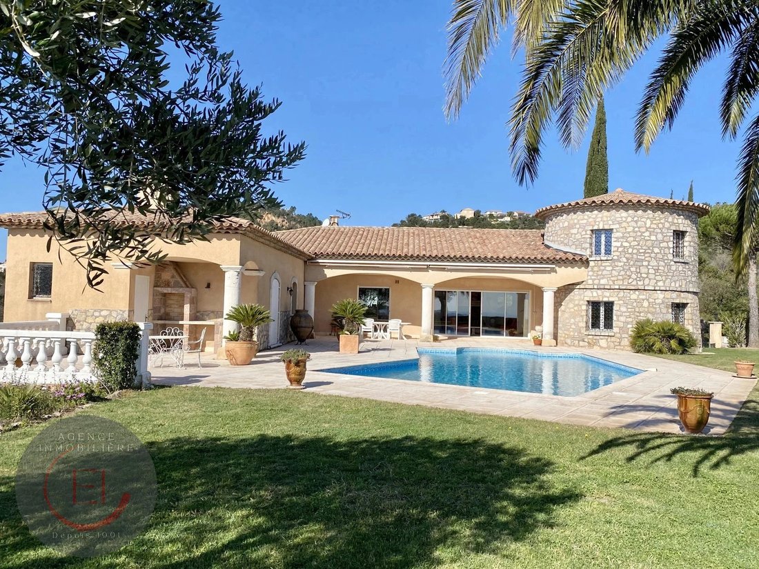 Estate in Les Adrets-de-l'Estérel, Provence-Alpes-Côte d'Azur, France 1 - 16480489