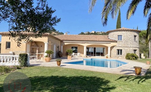 Estate in Les Adrets-de-l'Estérel, Provence-Alpes-Côte d'Azur, France 1