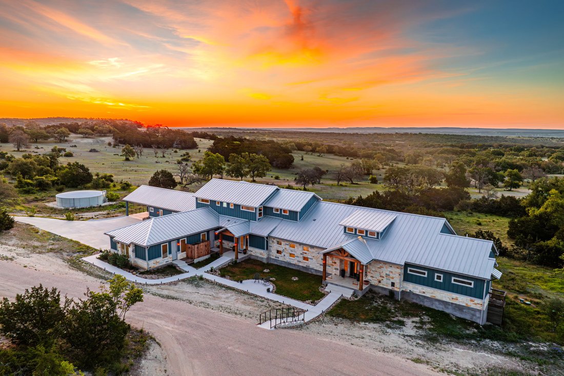 House in Fredericksburg, Texas, United States 5 - 16200001