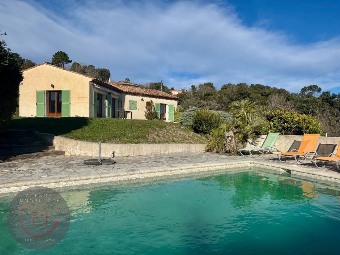 Villa in Les Adrets-de-l'Estérel, Provence-Alpes-Côte d'Azur, France 3 - 16945160