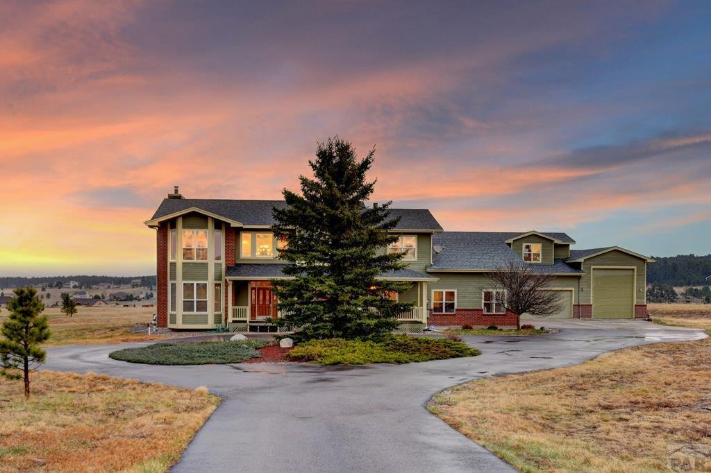 House in Colorado Springs, Colorado, United States 2 - 17555022