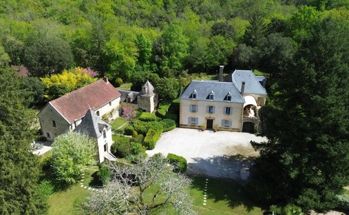 Castle in Sarlat-la-Canéda, Nouvelle-Aquitaine, France 1
