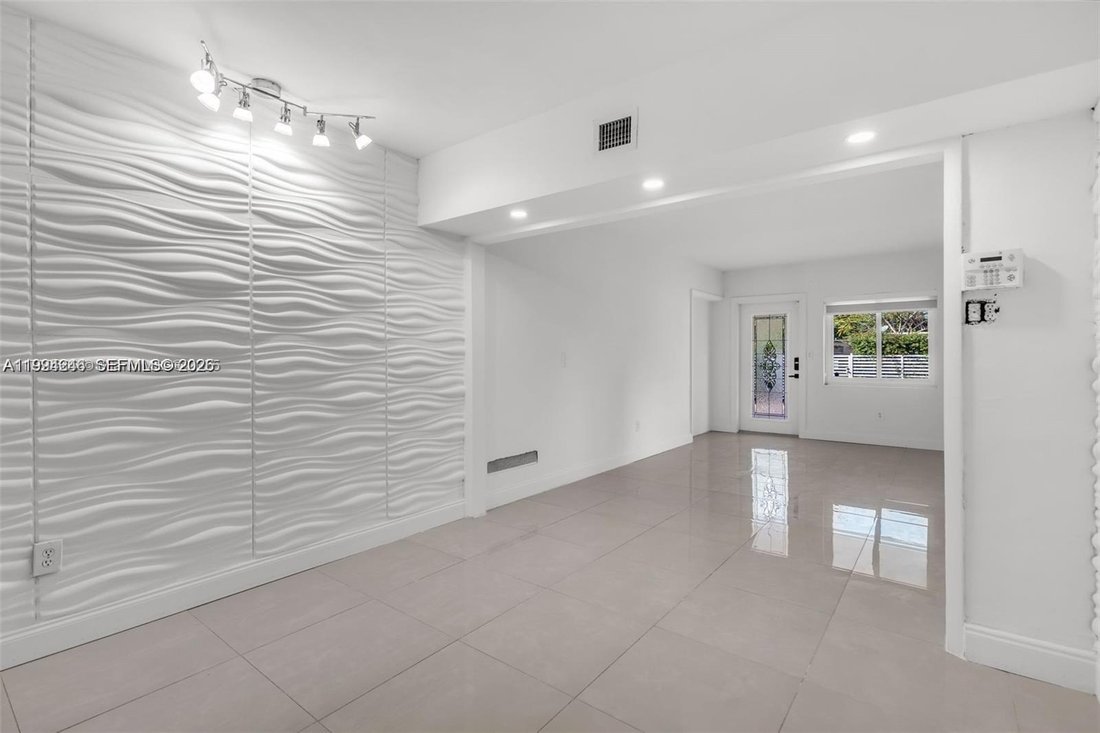 House in Miami, Florida, United States 4 - 17552463