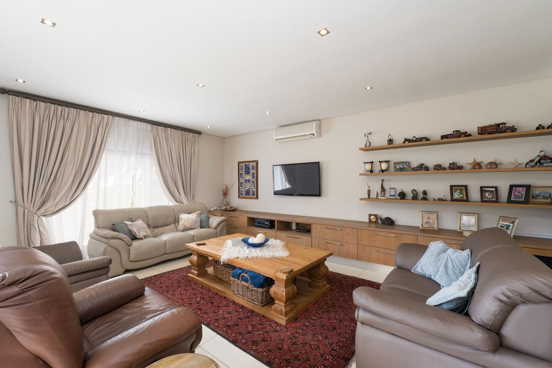 House in Greenways, Cape Town, South Africa 2 - 17553083