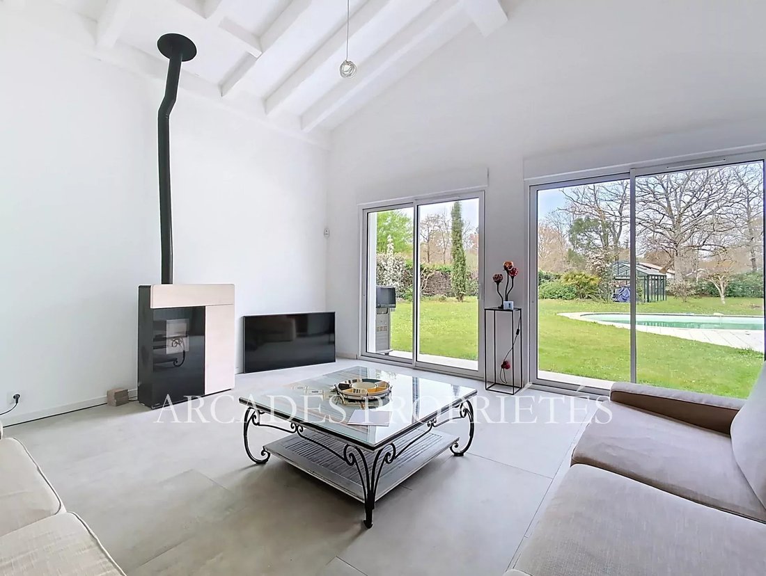 House in Saint-Sulpice-et-Cameyrac, Nouvelle-Aquitaine, France 5 - 17549939