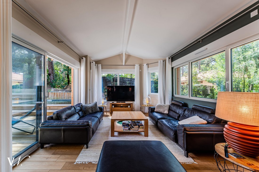 Villa in Le Moulleau-Les Abatilles, Arcachon, France 1 - 17549538