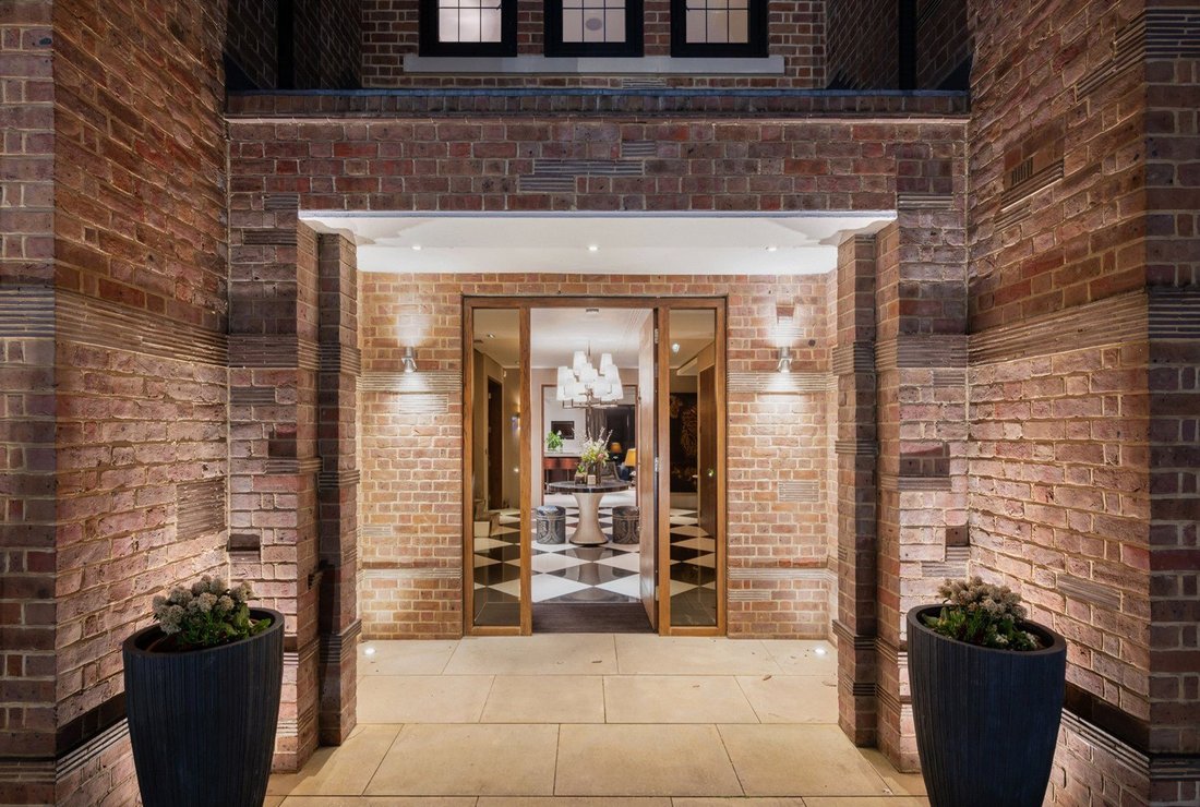 House in Winchmore Hill, Enfield, England 5 - 17551562