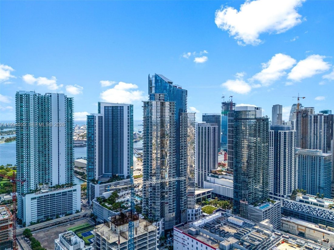 Condo in Miami, Florida, United States 3 - 17552462