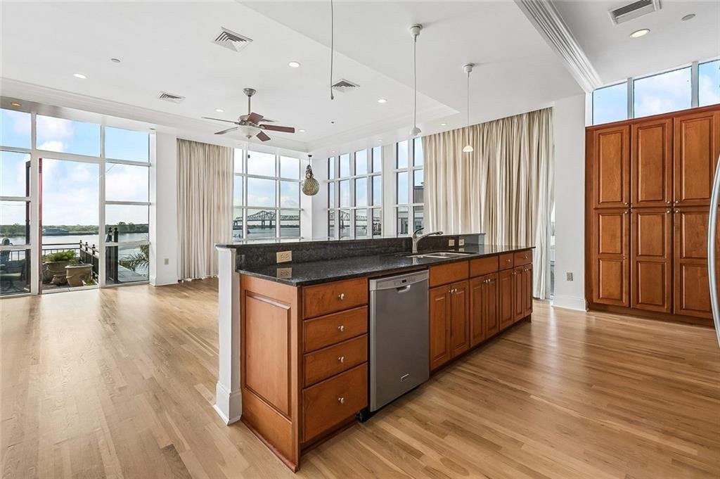 Condo in New Orleans, Louisiana, United States 5 - 17548396