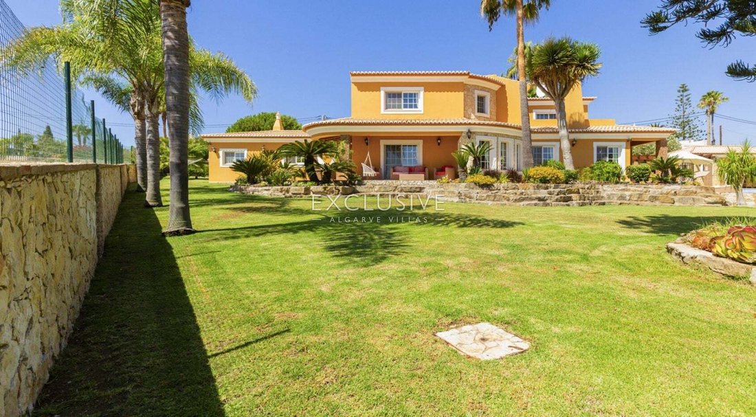 Villa in Lagoa e Carvoeiro, Algarve, Portugal 1 - 13122391