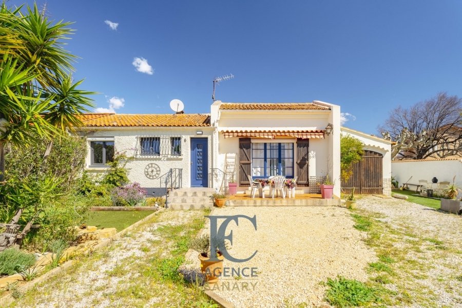 House in Saint-Cyr-sur-Mer, Provence-Alpes-Côte d'Azur, France 1 - 17552523