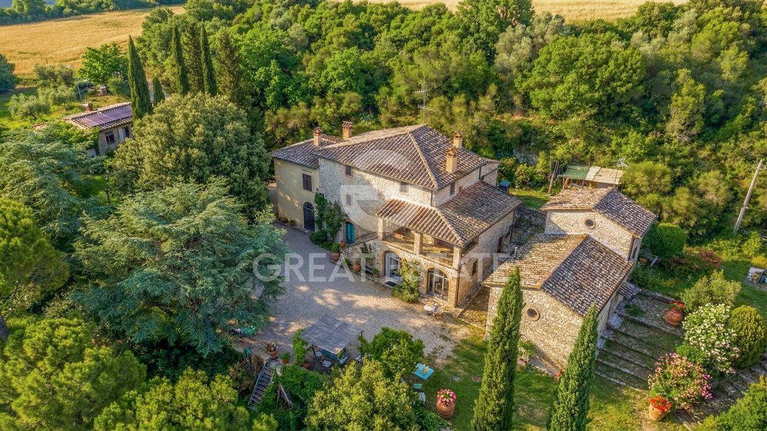 Estate in Corciano, Umbria, Italy 3 - 17533466