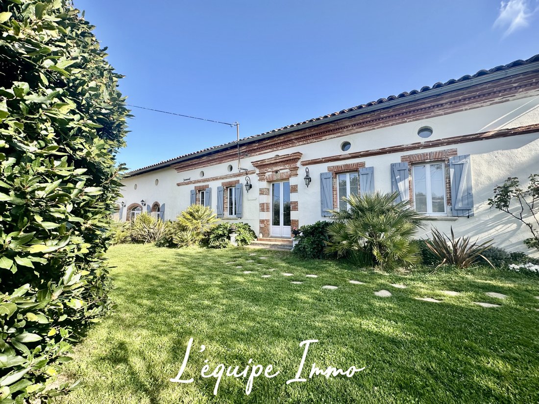 Estate in Saint-Lys, Occitania, France 3 - 17552596