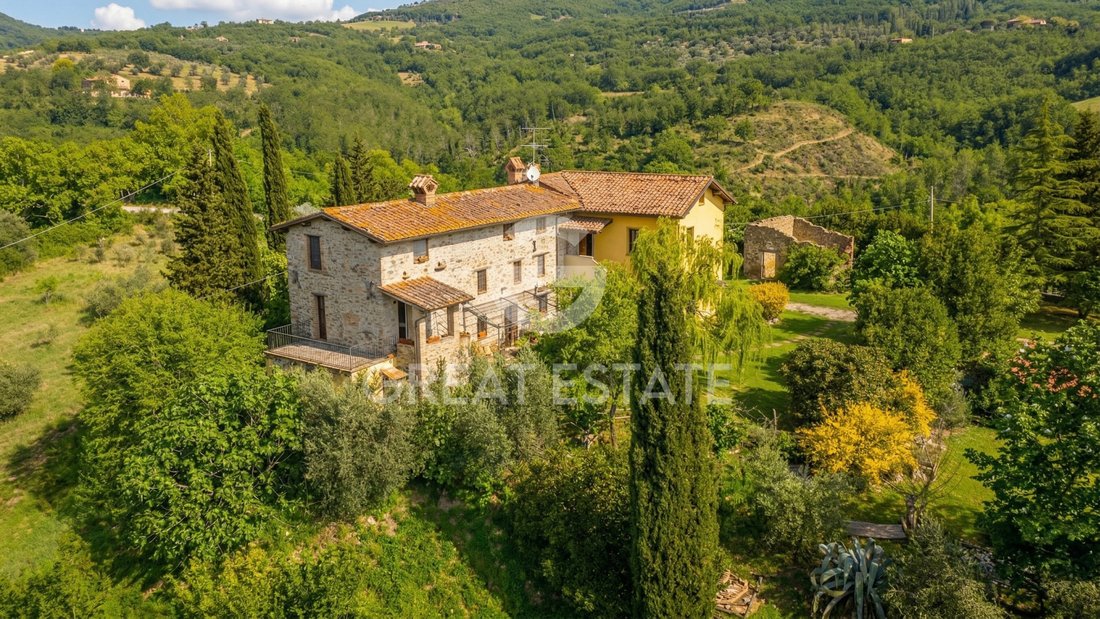 Estate in Umbertide, Umbria, Italy 1 - 17551668