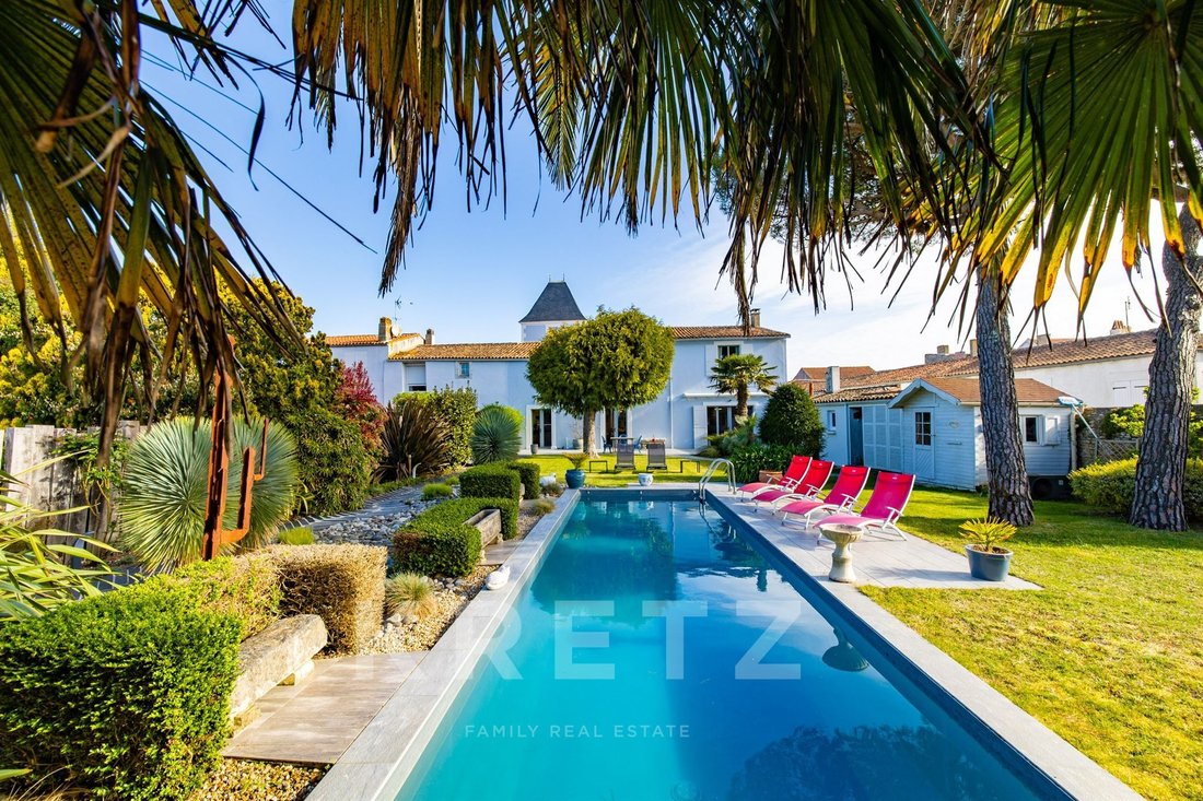 House in Saint-Denis-d'Oleron, Nouvelle-Aquitaine, France 1 - 17549971