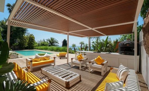 Villa in Village-Cros de Caste-Coupiere-Mont Gros, Roquebrune-Cap-Martin, France 1