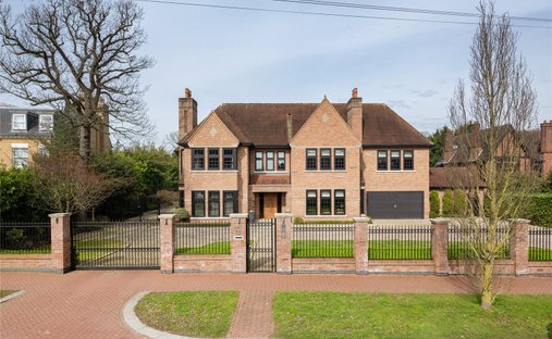 House in Winchmore Hill, Enfield, England 1