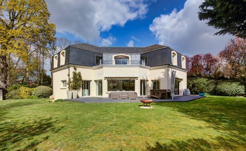 Villa in Bourg-La Feuillaume Nord, La Celle-Saint-Cloud, France 1