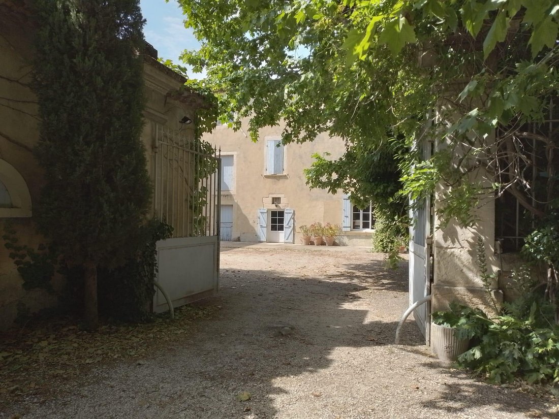Estate in Orange, Provence-Alpes-Côte d'Azur, France 1 - 17549451