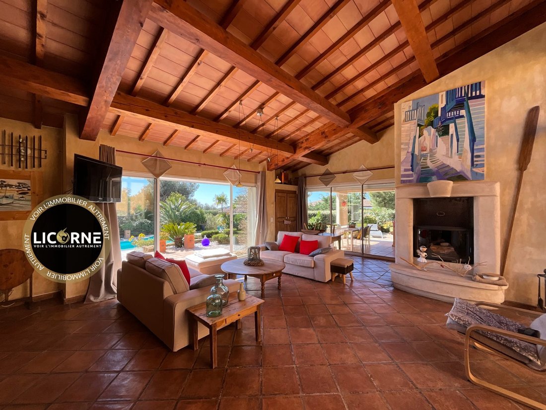 Villa in La Cadiere-d'Azur, Provence-Alpes-Côte d'Azur, France 5 - 17554237