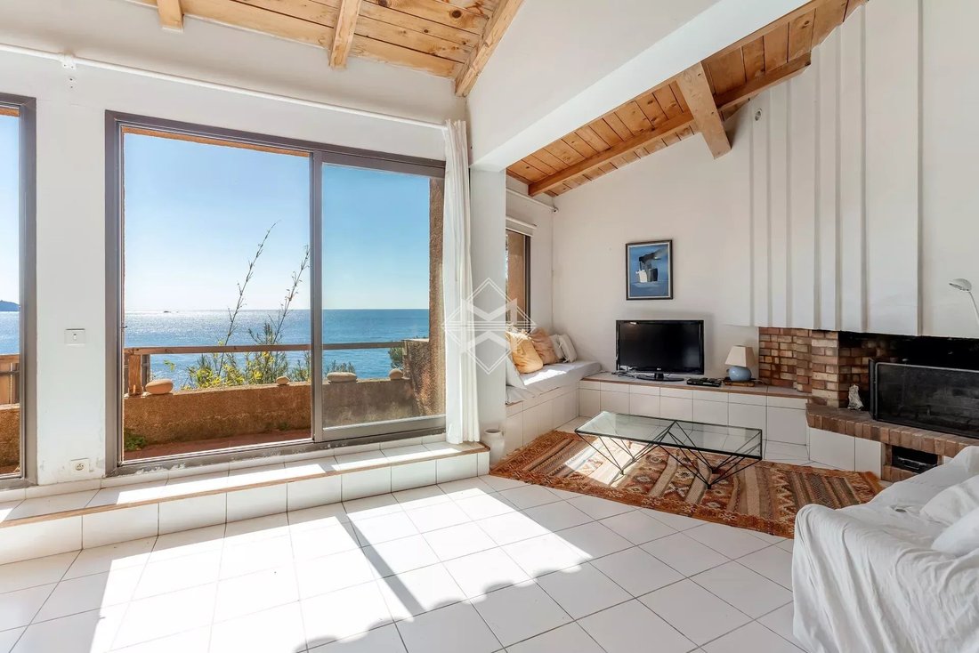 House in Carqueiranne, Provence-Alpes-Côte d'Azur, France 4 - 17550373