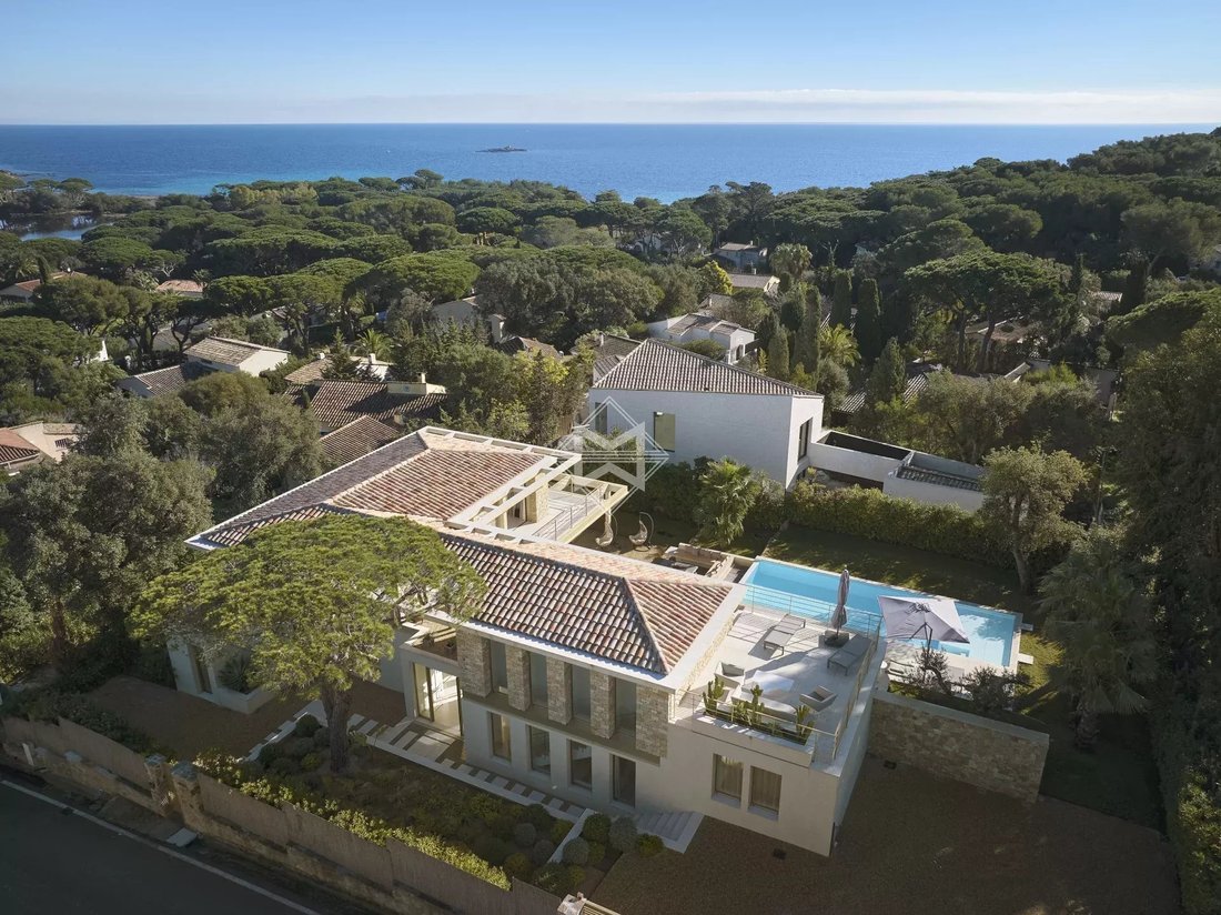 Estate in Zone Est Diffuse, Saint-Tropez, France 3 - 17550389