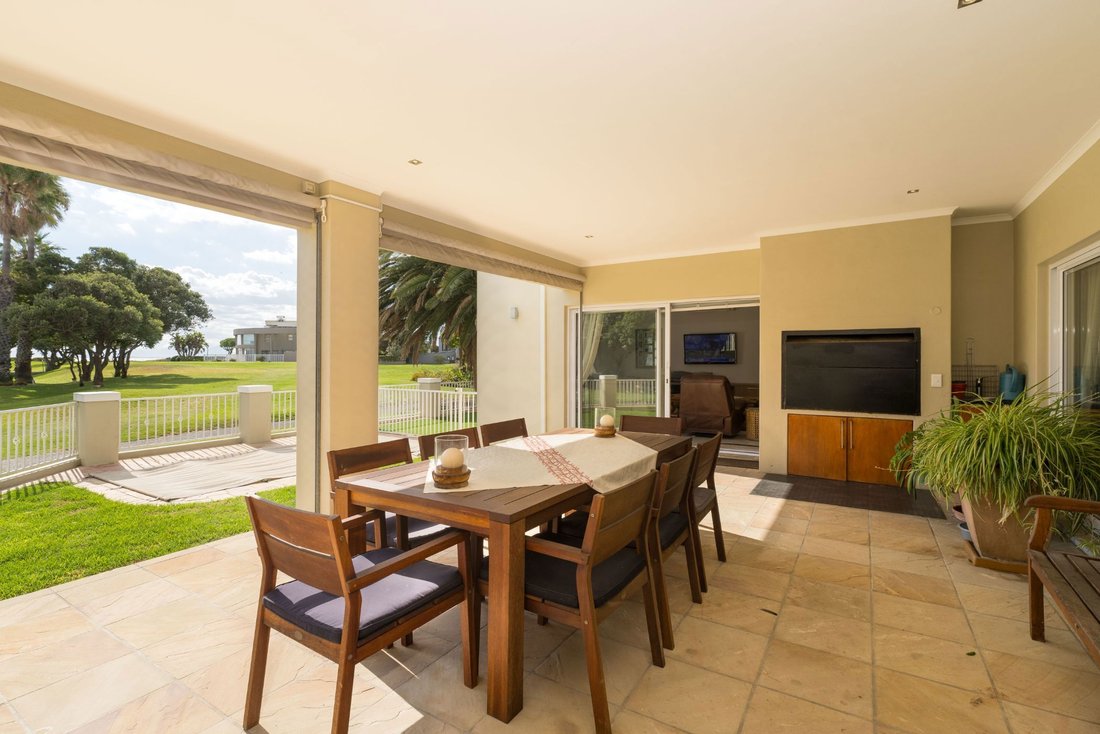 House in Greenways, Cape Town, South Africa 3 - 17553083