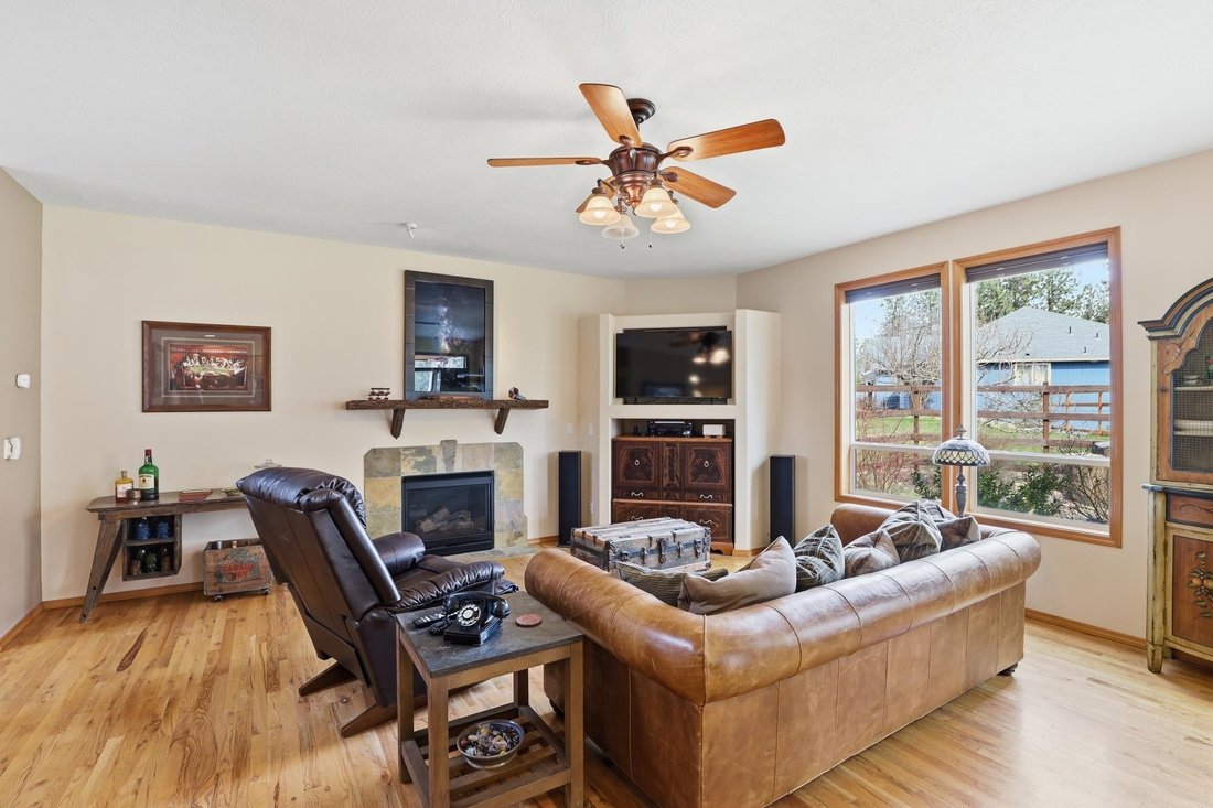 House in Nine Mile Falls, Washington, United States 4 - 17554573