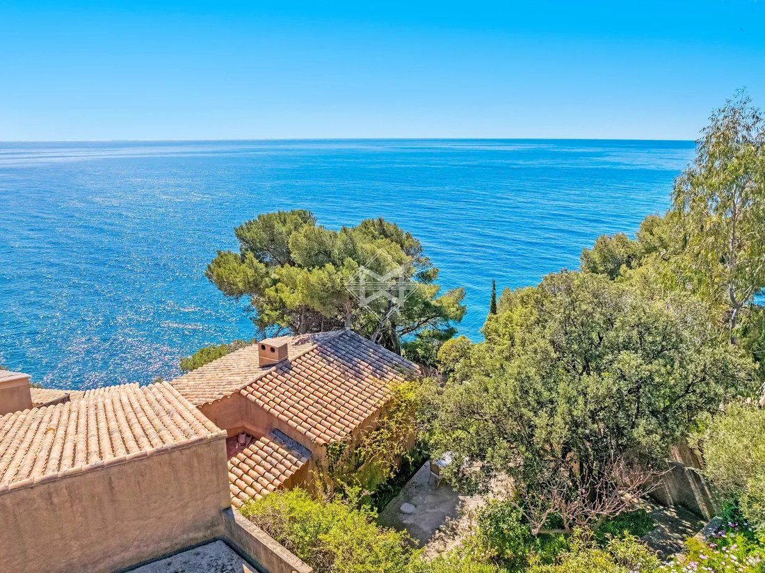 House in Carqueiranne, Provence-Alpes-Côte d'Azur, France 2 - 17550373