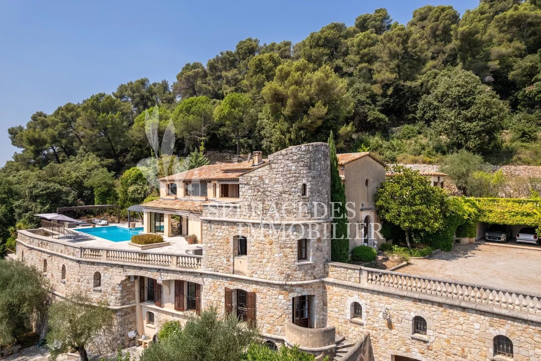 Estate in Cabris, Provence-Alpes-Côte d'Azur, France 1 - 17295134