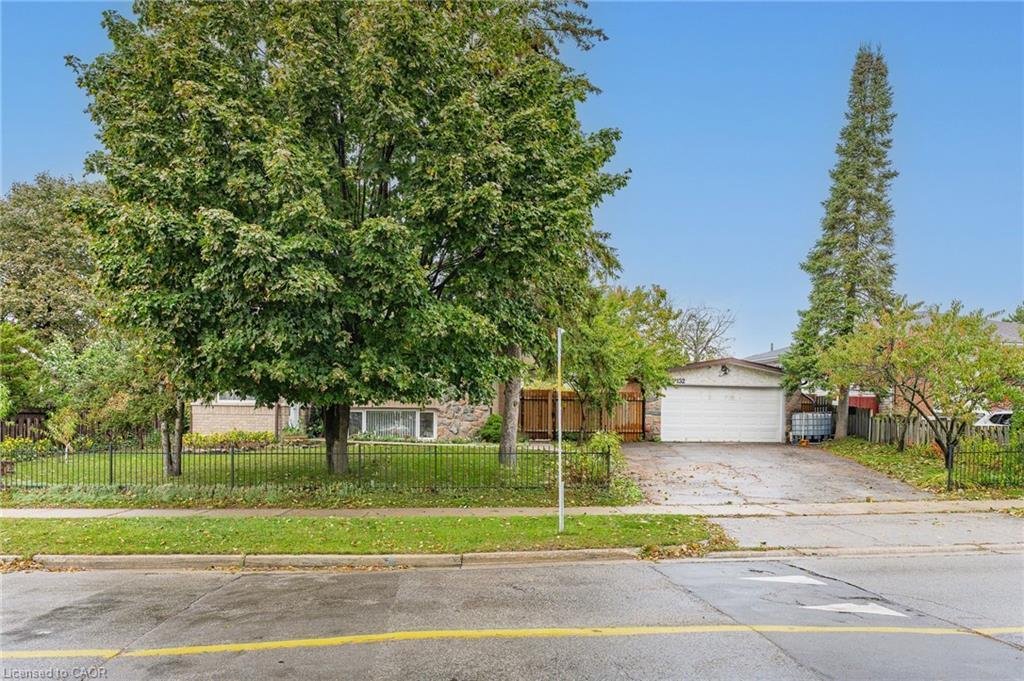 House in Kitchener, Ontario, Canada 2 - 17552952