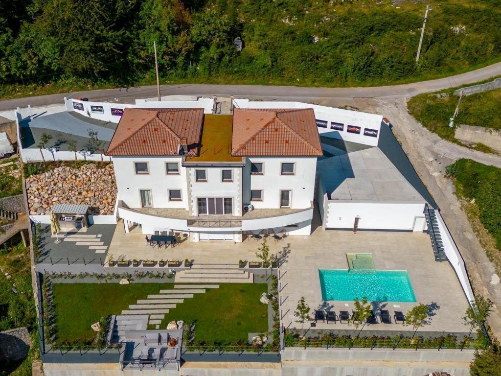Villa in Grad Opatija, Primorje-Gorski Kotar County, Croatia 2 - 17553416