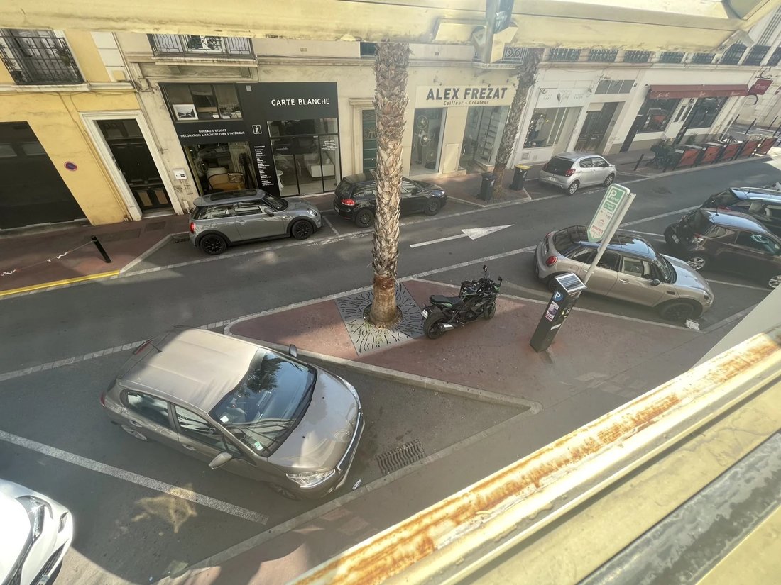 Otros en La Californie, Cannes, Francia 2 - 17550142