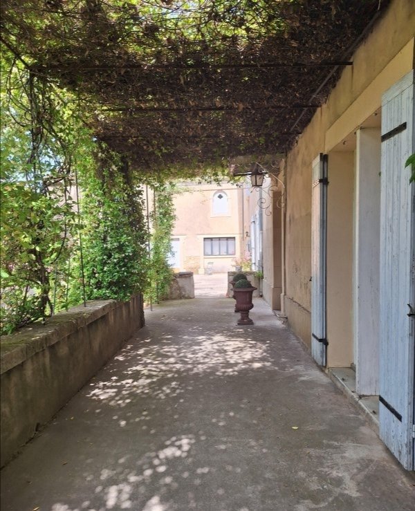 Estate in Orange, Provence-Alpes-Côte d'Azur, France 5 - 17549451