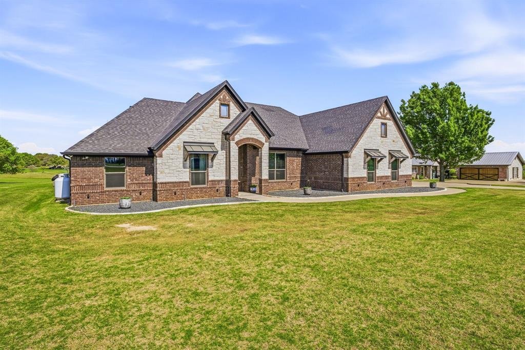 House in Granbury, Texas, United States 4 - 17551897