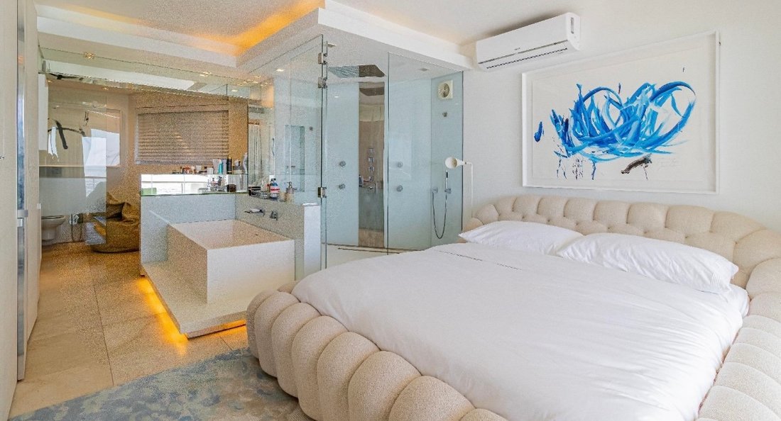 Apartment in Clifton, Atlantic Seaboard, Cape Town 5 - 17550530