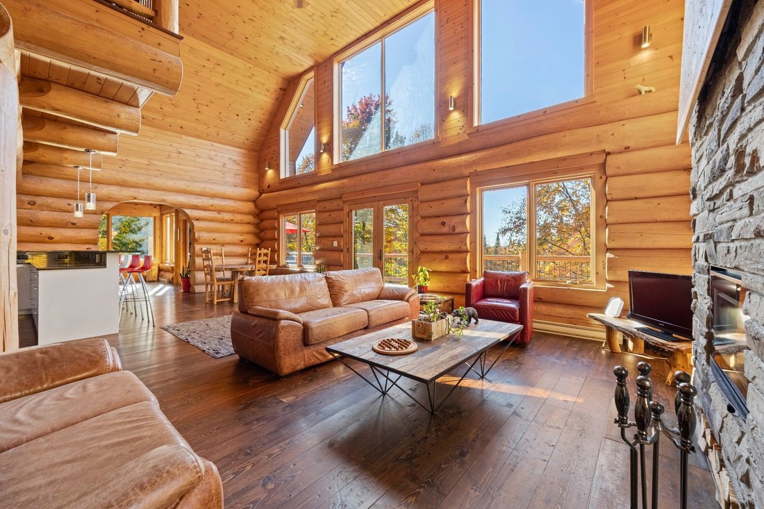 Chalet in Val-des-Lacs, Quebec, Canada 4 - 17549925