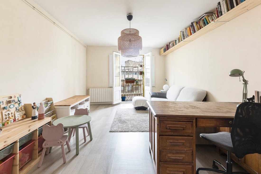 Apartment in Ciutat Vella, Barcelona, Spain 2 - 17553240