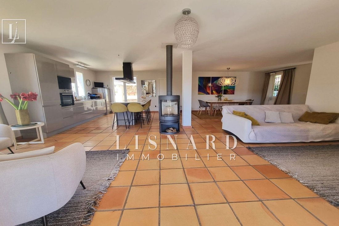 Villa in Centre, Vallauris, France 5 - 17553263