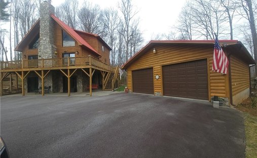 House in Crumpler, North Carolina, United States 1