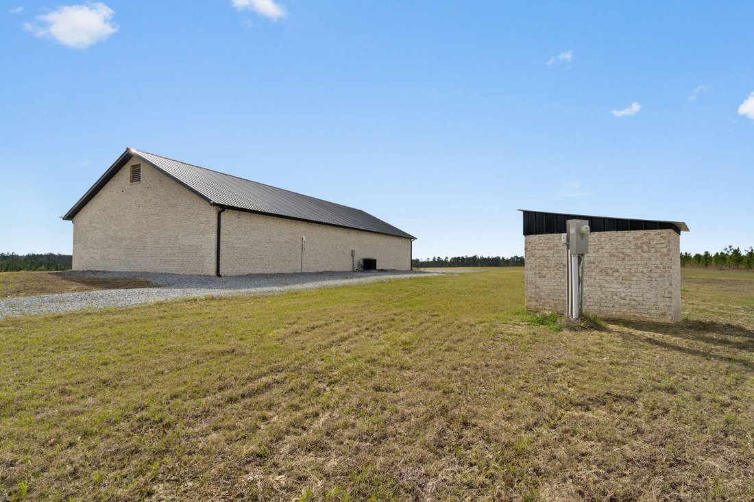 Farm Ranch in DeFuniak Springs, Florida, United States 4 - 17550436