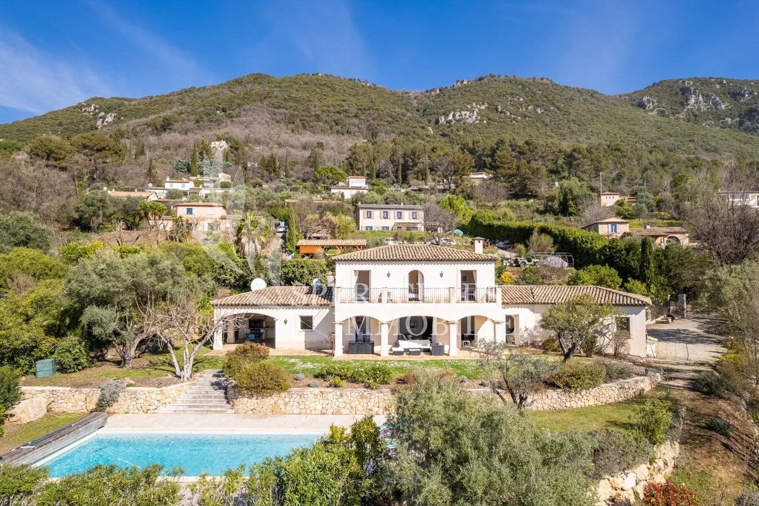 Villa in Tourrettes-sur-Loup, Provence-Alpes-Côte d'Azur, France 1 - 17532116