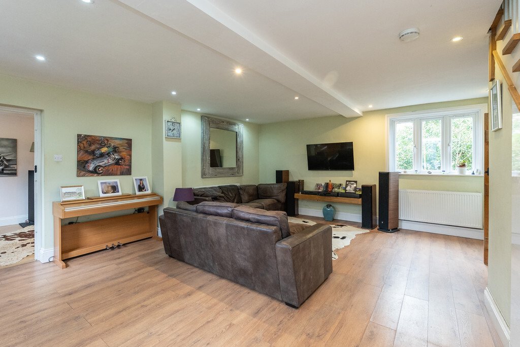 House in Surrey, England 2 - 17548481