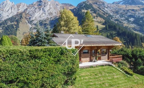 House in La Clusaz, Auvergne-Rhône-Alpes, France 1