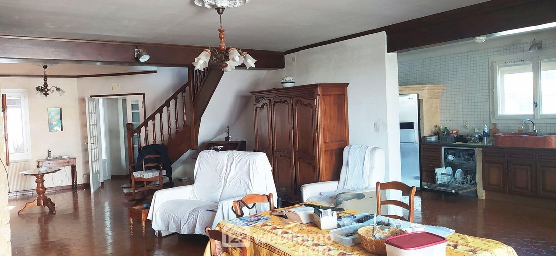 House in Saintes-Maries-de-la-Mer, Provence-Alpes-Côte d'Azur, France 4 - 17550476