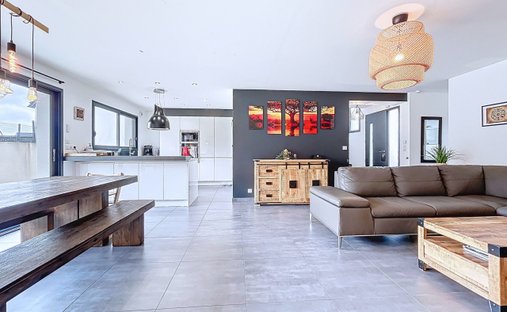 House in Golf, Queven, France 1