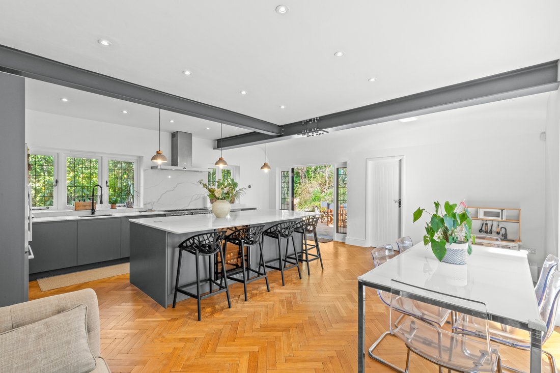 House in Totteridge, England 4 - 17548546